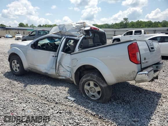 2007 Nissan Frontier SE z VIN 1N6AD07U17C448870, wystawiony jako Copart lot #62412465 z przebiegiem Nie podano mil oraz Nie do naprawy • Non repairable. Historia ofert i sprzedaży dostępna na DreamBid. Obrazek 2.