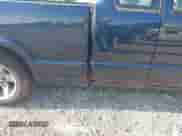 2003 Chevrolet S-10 LS с VIN 1GCCS19X838120793, выставлен на аукционе IAAI как лот 42480995 с пробегом 157 218 миль миль и . История ставок и продаж доступна на DreamBid. Изображение 12.