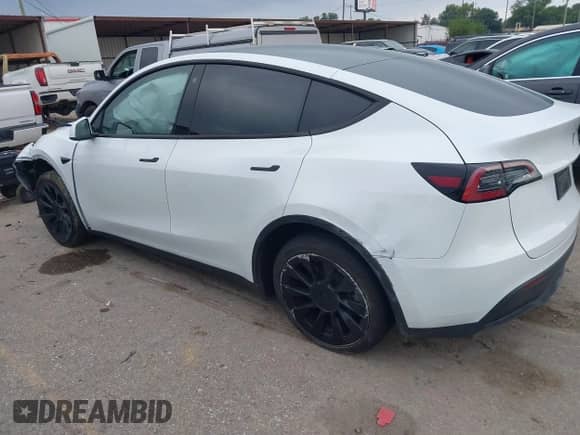 2023 Tesla Model Y Long Range с VIN 7SAYGDEE4PA044024, выставлен на аукционе IAAI как лот 43070806 с пробегом Не указан миль и . История ставок и продаж доступна на DreamBid. Изображение 3.