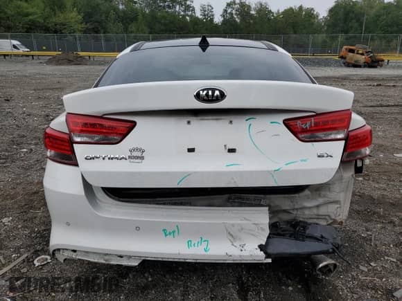 2016 Kia Optima EX с VIN 5XXGU4L37GG010498, выставлен на аукционе Copart как лот 81888195 с пробегом 71 636 миль миль и Списание • Salvage title. История ставок и продаж доступна на DreamBid. Изображение 6.