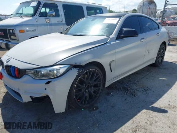 2015 BMW 4 Series 428i xDrive с VIN WBA4C9C54FD330582, выставлен на аукционе IAAI как лот 42135691 с пробегом 127 289 миль миль и . История ставок и продаж доступна на DreamBid. Изображение 20.