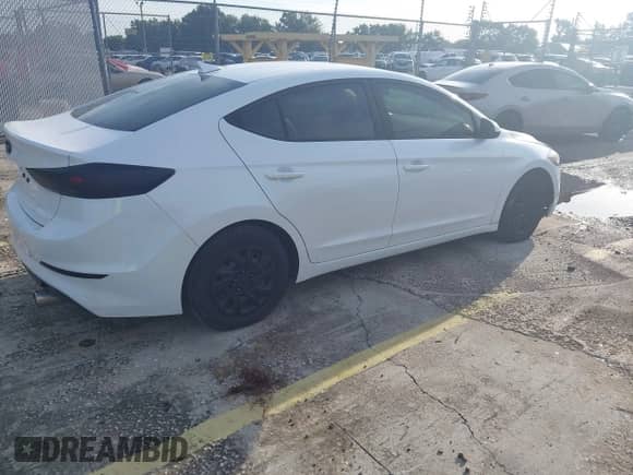 2017 Hyundai Elantra SE с VIN 5NPD74LF1HH105200, выставлен на аукционе IAAI как лот 43212220 с пробегом 81 308 миль миль и . История ставок и продаж доступна на DreamBid. Изображение 4.