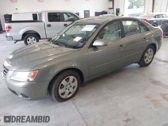 2010 Hyundai Sonata GLS с VIN 5NPET4AC5AH606220, выставлен на аукционе IAAI как лот 42932176 с пробегом 136 326 миль миль и . История ставок и продаж доступна на DreamBid. Изображение 17.