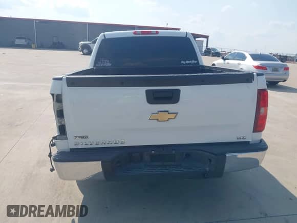 2013 Chevrolet Silverado 1500 LS z VIN 3GCPCREA1DG158439, wystawiony jako IAAI lot #43069128 z przebiegiem 234 152 mil mil oraz . Historia ofert i sprzedaży dostępna na DreamBid. Obrazek 16.