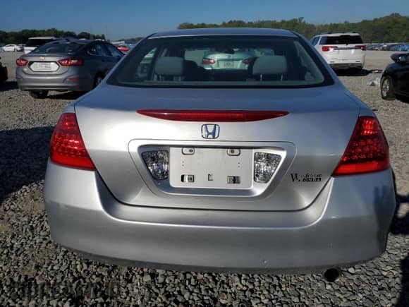 2007 Honda Accord LX with VIN 3HGCM56407G709284, listed as a Copart auction lot 85158215 with 221,099 mi miles and Salvage title. Bid and sale history available at DreamBid. Image 6.