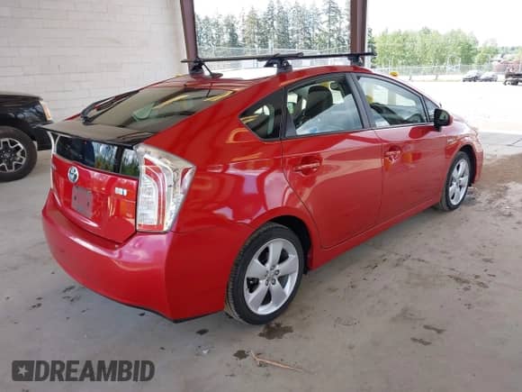 2014 Toyota Prius Four z VIN JTDKN3DU0E1770807, wystawiony jako IAAI lot #42154046 z przebiegiem 149 787 mil mil oraz . Historia ofert i sprzedaży dostępna na DreamBid. Obrazek 4.