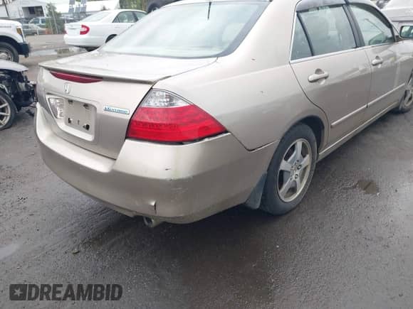2007 Honda Accord with VIN JHMCN36457C001856, listed as a IAAI auction lot 42043694 with 285,642 mi miles and . Bid and sale history available at DreamBid. Image 6.