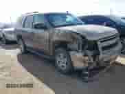 2007 Chevrolet Tahoe LTZ с VIN 1GNFC130X7R241919, выставлен на аукционе IAAI как лот 41270202 с пробегом Не указан миль и . История ставок и продаж доступна на DreamBid. Изображение 1.