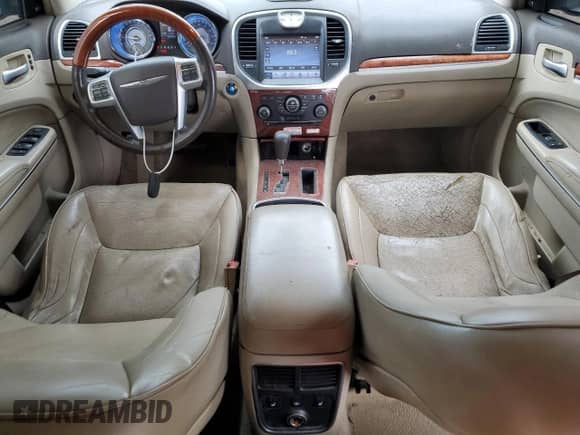 2011 Chrysler 300 C с VIN 2C3CA6CT5BH514013, выставлен на аукционе Copart как лот 84601395 с пробегом 163 394 миль миль и Списание • Salvage title. История ставок и продаж доступна на DreamBid. Изображение 8.