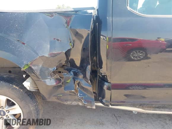 2015 Ford F-150 XLT z VIN 1FTFX1EF6FKE26572, wystawiony jako IAAI lot #43183122 z przebiegiem 172 027 mil mil oraz . Historia ofert i sprzedaży dostępna na DreamBid. Obrazek 6.