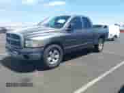 2004 Dodge 1500 ST z VIN 1D7HA18K24J210441, wystawiony jako IAAI lot #42508970 z przebiegiem 297 945 mil mil oraz . Historia ofert i sprzedaży dostępna na DreamBid. Obrazek 2.