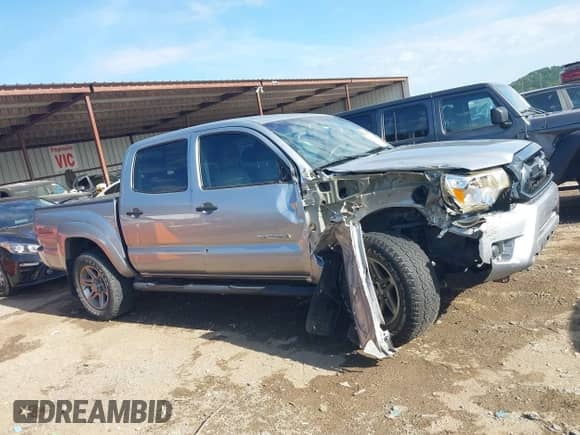 2014 Toyota Tacoma PreRunner z VIN 5TFJX4GN6EX028909, wystawiony jako IAAI lot #42840272 z przebiegiem 229 327 mil mil oraz . Historia ofert i sprzedaży dostępna na DreamBid. Obrazek 12.