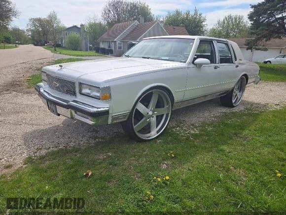 1989 Chevrolet Caprice с VIN 1G1BU51E8KA111809, выставлен на аукционе IAAI как лот 42298235 с пробегом 89 139 миль миль и . История ставок и продаж доступна на DreamBid. Изображение 2.