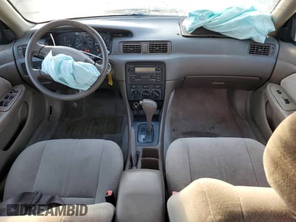 2001 Toyota Camry LE z VIN 4T1BG22K01U113094, wystawiony jako Copart lot #80082145 z przebiegiem 190 222 mil mil oraz Szkoda całkowita • Salvage title. Historia ofert i sprzedaży dostępna na DreamBid. Obrazek 8.