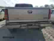 2002 GMC Sierra 1500 Denali z VIN 2GTFK69U421383350, wystawiony jako Copart lot #74765724 z przebiegiem Nie podano mil oraz Szkoda całkowita • Salvage title. Historia ofert i sprzedaży dostępna na DreamBid. Obrazek 6.