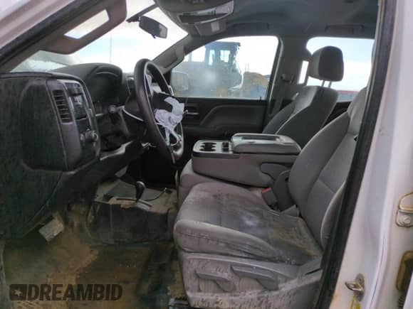 2015 Chevrolet Silverado 2500HD Work Truck z VIN 1GC2KUEG5FZ118338, wystawiony jako Copart lot #57356925 z przebiegiem 221 437 mil mil oraz Szkoda całkowita • Salvage title. Historia ofert i sprzedaży dostępna na DreamBid. Obrazek 7.