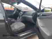 2013 Hyundai Sonata Limited с VIN 5NPEC4AC8DH675813, выставлен на аукционе IAAI как лот 42631719 с пробегом 155 355 миль миль и . История ставок и продаж доступна на DreamBid. Изображение 5.