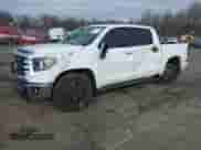 2019 Toyota Tundra SR5 с VIN 5TFAY5F13KX841010, выставлен на аукционе IAAI как лот 41297569 с пробегом 53 169 миль миль и . История ставок и продаж доступна на DreamBid. Изображение 22.
