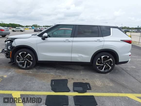 2023 Mitsubishi Outlander SE z VIN JA4J3UA88PZ060230, wystawiony jako IAAI lot #42748367 z przebiegiem 36 704 mil mil oraz . Historia ofert i sprzedaży dostępna na DreamBid. Obrazek 15.