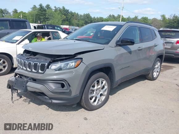 2023 Jeep Compass Latitude Lux с VIN 3C4NJDFN8PT531229, выставлен на аукционе IAAI как лот 42383427 с пробегом 6 979 миль миль и . История ставок и продаж доступна на DreamBid. Изображение 2.