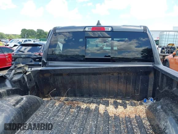 2019 Ram 1500 Laramie z VIN 1C6SRFJT4KN712017, wystawiony jako IAAI lot #42710959 z przebiegiem 89 973 mil mil oraz . Historia ofert i sprzedaży dostępna na DreamBid. Obrazek 18.