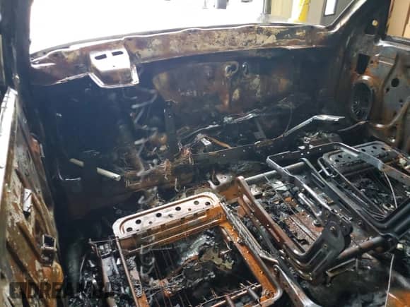 2001 Dodge 1500 z VIN 3B7HF13Z01M548242, wystawiony jako Copart lot #65432135 z przebiegiem Nie podano mil oraz Nie do naprawy • Non repairable. Historia ofert i sprzedaży dostępna na DreamBid. Obrazek 8.
