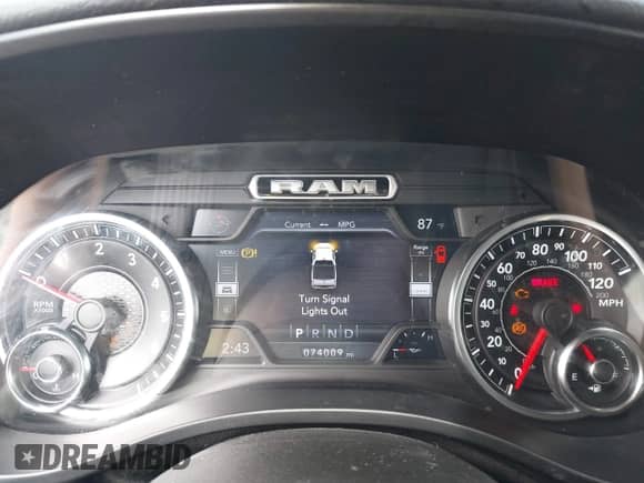 2019 Ram 1500 Big Horn z VIN 1C6RRFFG7KN702673, wystawiony jako IAAI lot #42300275 z przebiegiem 74 009 mil mil oraz . Historia ofert i sprzedaży dostępna na DreamBid. Obrazek 7.