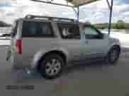 2005 Nissan Pathfinder LE с VIN 5N1AR18U15C700652, выставлен на аукционе Copart как лот 64732185 с пробегом Не указан миль и Чистый • Clean title. История ставок и продаж доступна на DreamBid. Изображение 3.