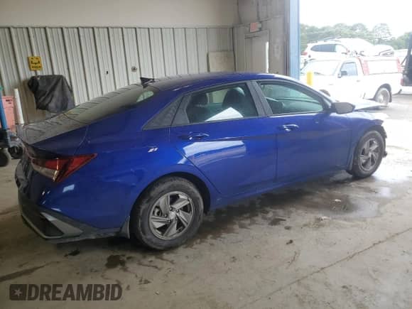 2025 Hyundai Elantra SE with VIN KMHLL4DG6SU957887, listed as a Copart auction lot 67304525 with 8,386 mi miles and Salvage title. Bid and sale history available at DreamBid. Image 3.