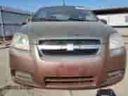 2011 Chevrolet Aveo 1LT z VIN KL1TD5DE9BB219686, wystawiony jako Copart lot #74571044 z przebiegiem Nie podano mil oraz Czysty tytuł • Clean title. Historia ofert i sprzedaży dostępna na DreamBid. Obrazek 5.