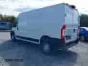 2023 Ram ProMaster Cargo z VIN 3C6LRVDG1PE563915, wystawiony jako IAAI lot #43157899 z przebiegiem 60 680 mil mil oraz . Historia ofert i sprzedaży dostępna na DreamBid. Obrazek 3.