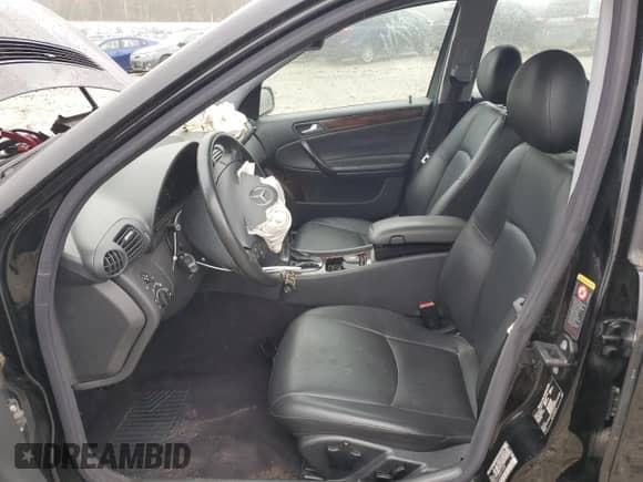 2004 Mercedes-Benz C 240 with VIN WDBRF61J44E016449, listed as a Copart auction lot 86286135 with 113,868 mi miles and Clean title. Bid and sale history available at DreamBid. Image 7.