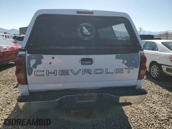 2004 Chevrolet Silverado 2500HD LT3 z VIN 1GCHK23G34F263748, wystawiony jako Copart lot #55696975 z przebiegiem Nie podano mil oraz Szkoda całkowita • Salvage title. Historia ofert i sprzedaży dostępna na DreamBid. Obrazek 6.