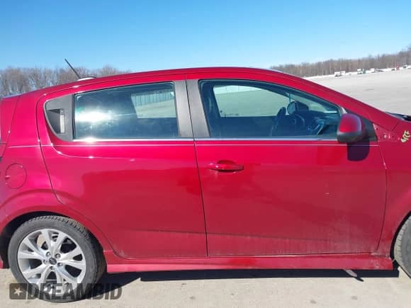 2018 Chevrolet Sonic Premier z VIN 1G1JF6SB0J4116337, wystawiony jako IAAI lot #41684925 z przebiegiem 48 508 mil mil oraz . Historia ofert i sprzedaży dostępna na DreamBid. Obrazek 14.