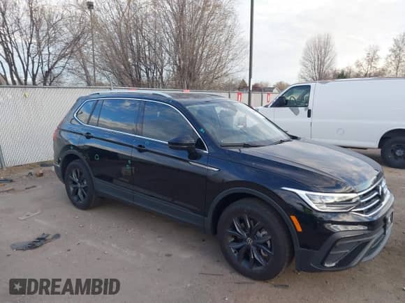 2024 Volkswagen Tiguan SE с VIN 3VVMB7AX6RM176241, выставлен на аукционе IAAI как лот 41835966 с пробегом 2 269 миль миль и . История ставок и продаж доступна на DreamBid. Изображение 1.