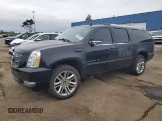 2013 Cadillac Escalade ESV Premium с VIN 1GYS4JEF1DR183646, выставлен на аукционе Copart как лот 58750675 с пробегом Не указан миль и Чистый • Clean title. История ставок и продаж доступна на DreamBid. Изображение 1.