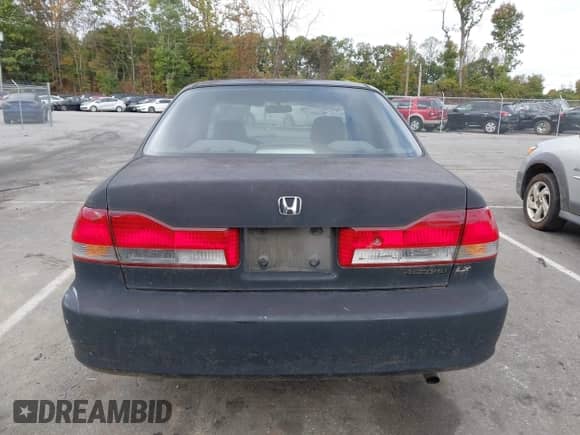 2002 Honda Accord LX с VIN 1HGCG55402A065849, выставлен на аукционе IAAI как лот 43422279 с пробегом 179 790 миль миль и . История ставок и продаж доступна на DreamBid. Изображение 15.