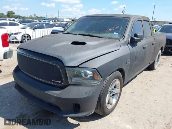 2013 Ram 1500 Express z VIN 1C6RR6FT4DS680729, wystawiony jako IAAI lot #43316356 z przebiegiem 182 634 mil mil oraz . Historia ofert i sprzedaży dostępna na DreamBid. Obrazek 2.