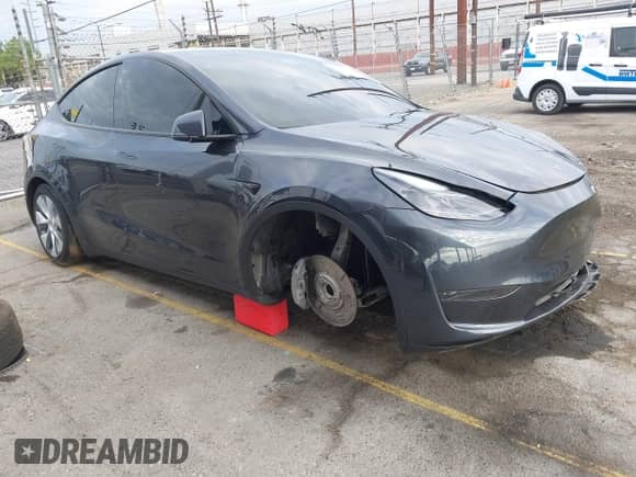 2024 Tesla Model Y с VIN 7SAYGDED1RF093114, выставлен на аукционе IAAI как лот 43254037 с пробегом 25 740 миль миль и . История ставок и продаж доступна на DreamBid. Изображение 1.