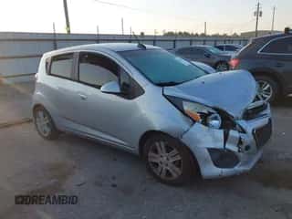 2015 Chevrolet Spark LT z VIN KL8CD6S90FC741846, wystawiony jako IAAI lot #43256475 z przebiegiem 93 883 mil mil oraz . Historia ofert i sprzedaży dostępna na DreamBid. Obrazek 1.