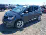 2017 Chevrolet Bolt EV LT z VIN 1G1FW6S09H4138416, wystawiony jako IAAI lot #42812605 z przebiegiem 55 833 mil mil oraz . Historia ofert i sprzedaży dostępna na DreamBid. Obrazek 2.