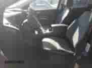 2017 Ford Escape Titanium z VIN 1FMCU9JD2HUC02846, wystawiony jako Copart lot #71730795 z przebiegiem 172 823 mil mil oraz Szkoda całkowita • Salvage title. Historia ofert i sprzedaży dostępna na DreamBid. Obrazek 7.