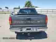 2002 Chevrolet Silverado 1500 с VIN 1GCEC14Z32Z313215, выставлен на аукционе Copart как лот 65159755 с пробегом 181 238 миль миль и Списание • Salvage title. История ставок и продаж доступна на DreamBid. Изображение 6.
