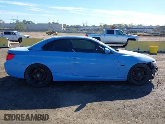 2011 BMW 3 Series 335is с VIN WBADX1C50BE570111, выставлен на аукционе IAAI как лот 43508136 с пробегом 105 738 миль миль и . История ставок и продаж доступна на DreamBid. Изображение 13.