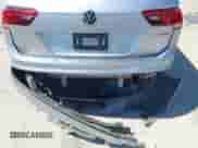 2022 Volkswagen Tiguan SE R-Line Black с VIN 3VV8B7AX5NM102739, выставлен на аукционе IAAI как лот 42941712 с пробегом 29 679 миль миль и . История ставок и продаж доступна на DreamBid. Изображение 6.