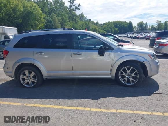 2010 Dodge Journey R/T with VIN 3D4PH6FV8AT135912, listed as a IAAI auction lot 43072570 with 131,864 mi miles and . Bid and sale history available at DreamBid. Image 13.