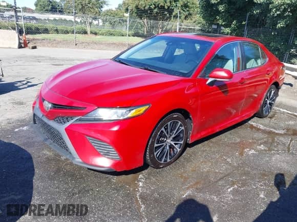 2020 Toyota Camry SE z VIN 4T1M11AK6LU311526, wystawiony jako IAAI lot #43164657 z przebiegiem 208 235 mil mil oraz . Historia ofert i sprzedaży dostępna na DreamBid. Obrazek 2.
