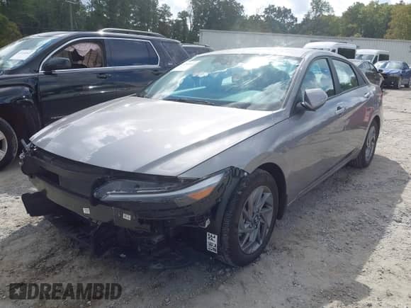 2024 Hyundai Elantra SEL z VIN KMHLM4DG3RU772364, wystawiony jako IAAI lot #43296918 z przebiegiem 11 773 mil mil oraz . Historia ofert i sprzedaży dostępna na DreamBid. Obrazek 17.