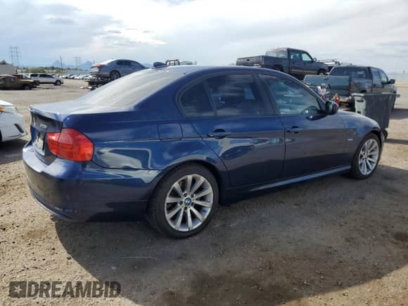 2011 BMW 3 Series 328i с VIN WBAPH7C51BE683692, выставлен на аукционе Copart как лот 70686815 с пробегом 132 452 миль миль и Списание • Salvage title. История ставок и продаж доступна на DreamBid. Изображение 3.
