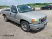 2005 GMC Sierra 1500 Work Truck z VIN 1GTEC14X15Z329738, wystawiony jako IAAI lot #42233810 z przebiegiem 184 120 mil mil oraz . Historia ofert i sprzedaży dostępna na DreamBid. Obrazek 1.